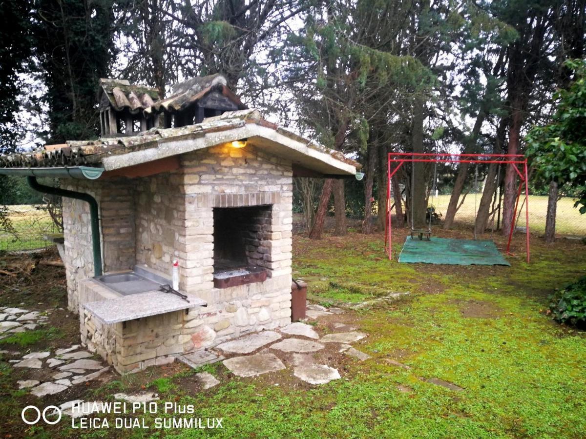 Villa Con Piscina Assisi Kültér fotó